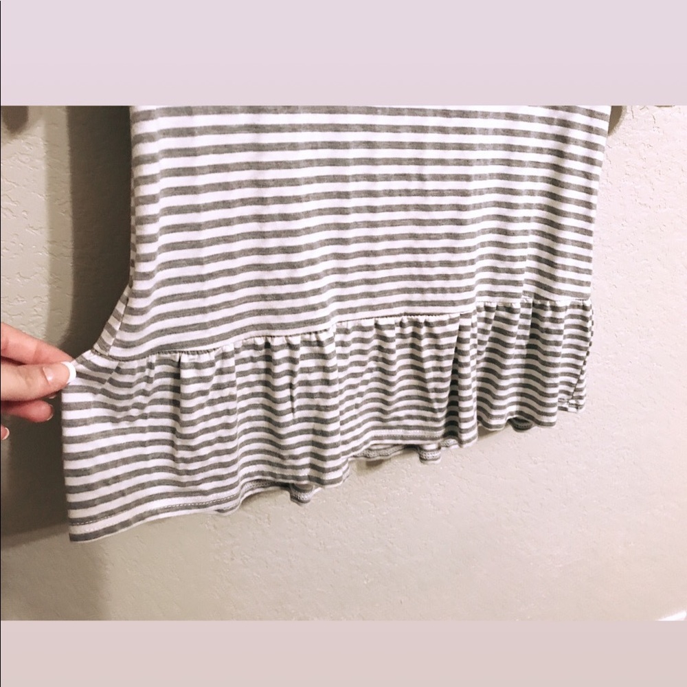 { Cute & Flirty Top } - Picture 4 of 4